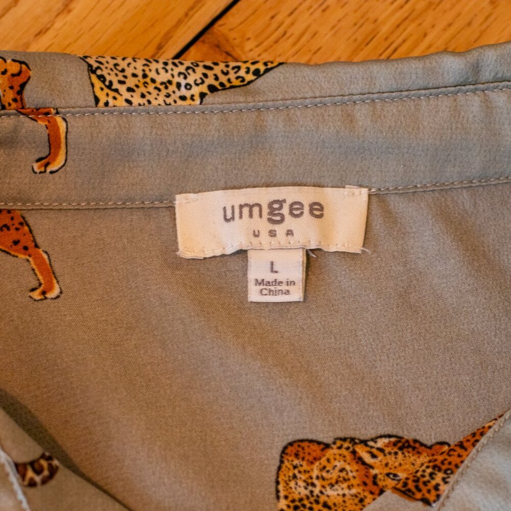 Umgee (Boutique) Sage Green Jungle Cat Blouse Size L - Picture 12 of 14